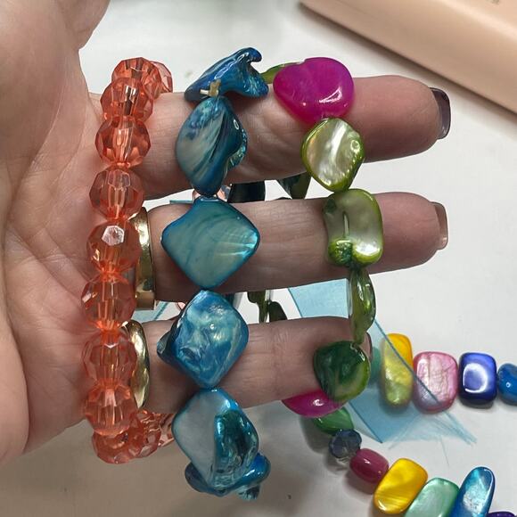 Set of multi colored faux stone beaded bracelets stretch style versatile trendy - Picture 6 of 9